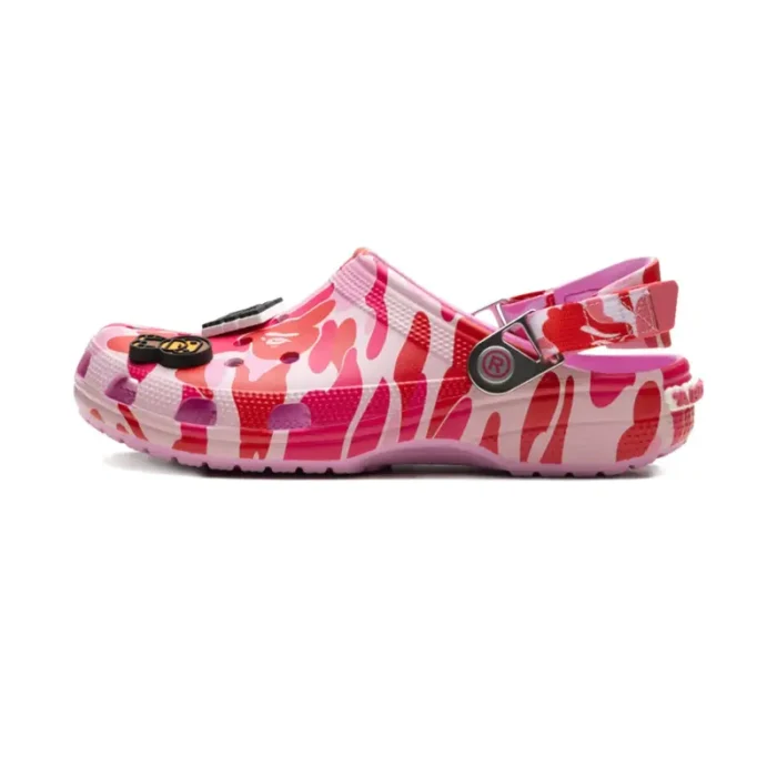 BAPE x Crocs Classic Carnation clogs - 5